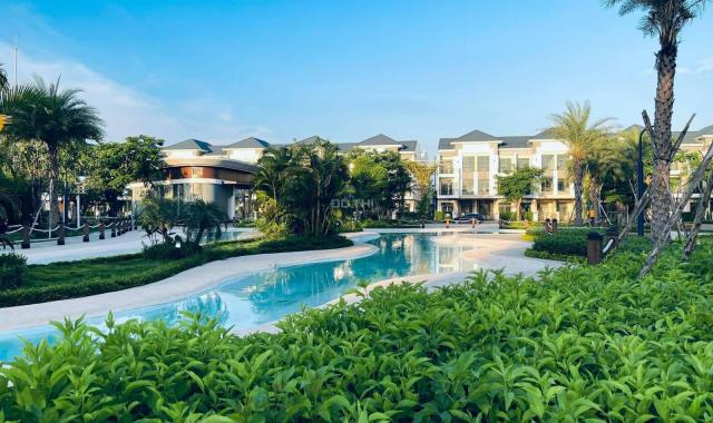 Chủ chuyển công tác nên bán gấp căn góc Verosa Park cạnh công viên: 0933080413