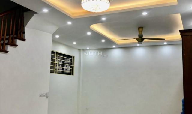 Chính chủ cần bán nhà phố Nguyên Hồng, Vũ Ngọc Phan DT 50m2 x 5T lô góc 6,5 tỷ