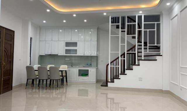 Bán nhà Phan kế Bính, Ba Đình 42m2 xây 5 tầng mới, lô góc 3 mặt thoáng giá 4.85 tỷ