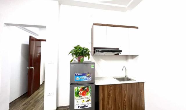 Anh nhà ở chung cư mini Cầu Giấy 50m2 vài bước ô tô tránh phân lô thoáng sáng