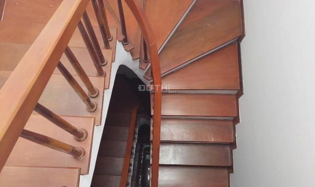 Bán gấp nhà Đê La Thành nhỏ Đống Đa DT 30m2 6T MT 3.8m giá 3.8tỷ