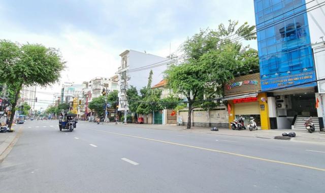 Cho thuê nhà 96-98 Nguyễn Gia Trí, Bình Thạnh. DT: 8x20m