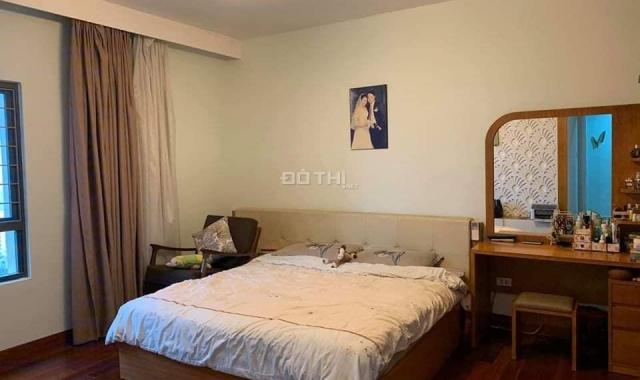 Cho thuê căn hộ 114m2, 2PN + 1 kho, CC Mulberry Lane, giá 9.5 triệu/tháng