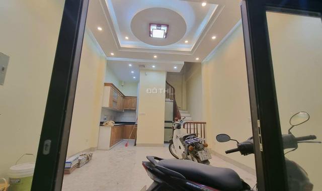 Gia đình cần bán nhà ngõ 108 Nghi Tàm, TH giá 3.65 tỷ, 32m2x5T, ở luôn, ảnh thật