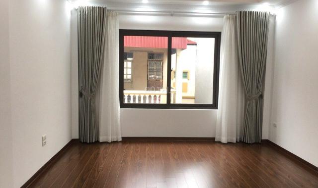 Nhà mới phố Hào Nam, Đống Đa, Hà Nội; DT 35m2x5T giá 4,35 tỷ