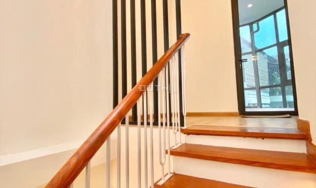 Bán gấp nhà mặt ngõ Lạc Trung, giá 3,9 tỷ, 33m2x3T, đẹp lung linh, ảnh thật