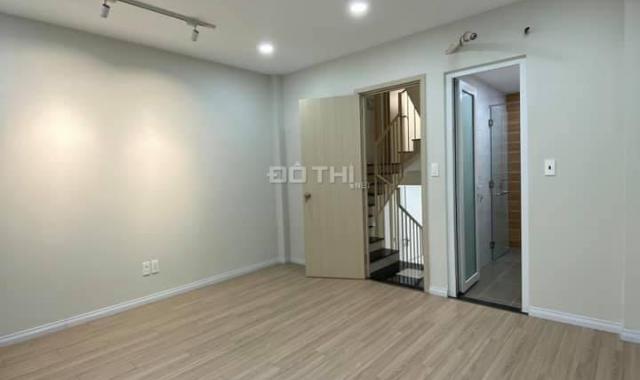 Nhà Nguyễn Thượng Hiền, xe hơi vô nhà, 40m2, 4 tầng BTCT, giá 7.4 tỷ