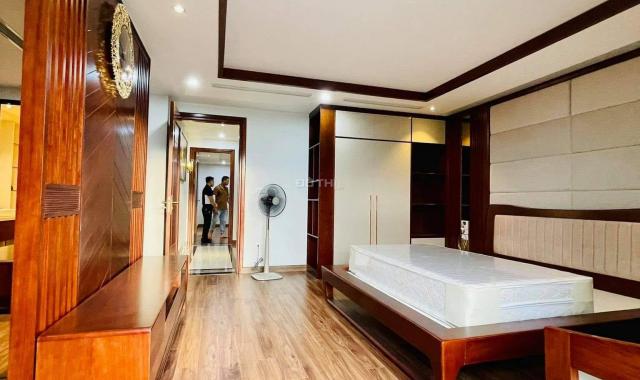 Bán nhà Phạm Ngọc Thạch Đống Đa 75m2, MT 5.5m, giá 16 tỷ