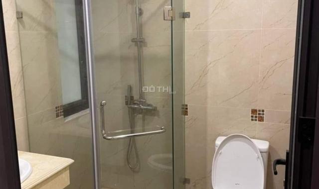 Cần bán nhà 5 tầng X 42m2, phố Trạm, Long Biên, Hà Nội, mặt tiền hoa hậu, giá chỉ 3,75 tỷ