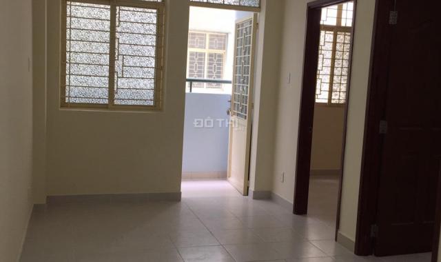 Cho thuê căn hộ chung cư B1 Trường Sa, 60m2, 2PN, 2WC, 9.5tr/th 0902855182