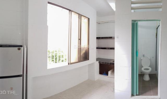 Cho thuê căn hộ CC C3 Tân Vĩnh, Quận 4, 31m2, chỉ 5 triệu/tháng KC21025