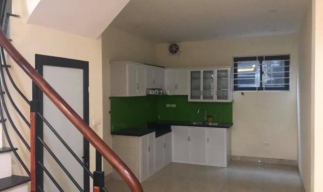 Bán nhà ngõ Lệnh Cư, ĐĐ, giá 4,5 tỷ 38m2x6T, ngõ gần, đẹp ở luôn