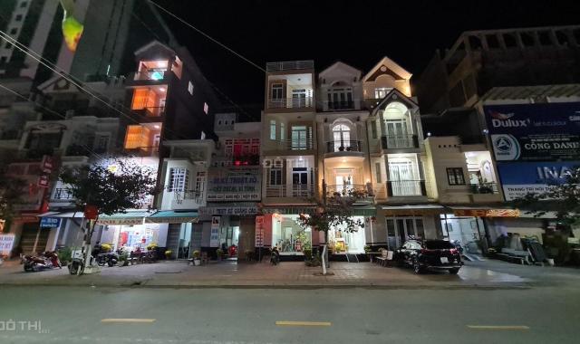 Chính chủ bán nhà riêng mặt tiền phố, 1 trệt 4 lầu, TTTM thành phố Bạc Liêu