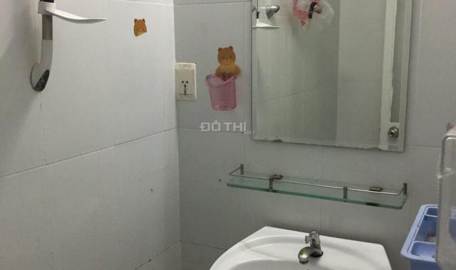 Cho thuê nhanh căn hộ 312 Lạc Long Quân 70m2, 2PN 2WC, giá thuê 7tr/th. LH: 0384015896 - Chị Mỹ