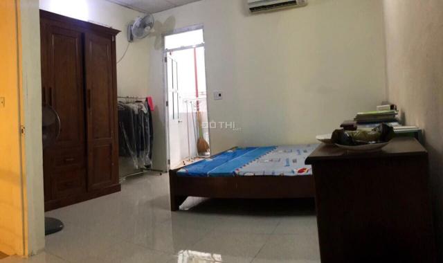 Cần bán nhà ngõ 96 Đê La Thành nhỏ, giá 2,2 tỷ, 23m2, lô góc, SĐCC
