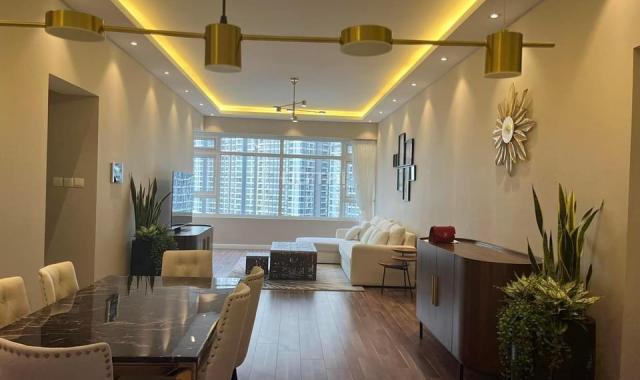Bán căn hộ chung cư Saigon Pearl, 3 phòng ngủ, nội thất cao cấp, có sân vườn giá 8.8 tỷ