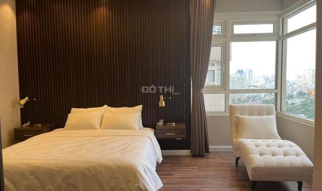 Bán căn hộ chung cư Saigon Pearl, 3 phòng ngủ, nội thất cao cấp, có sân vườn giá 8.8 tỷ