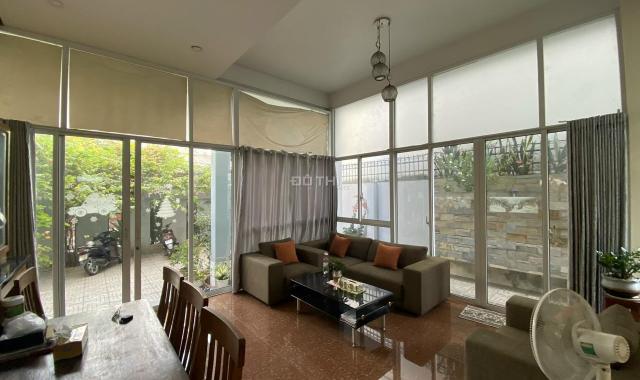 Villa, nhà riêng cho thuê Thảo Điền, Q2. Vị trí đẹp, giao thông thuận lợi, LH 0903652452 Mr. Phú