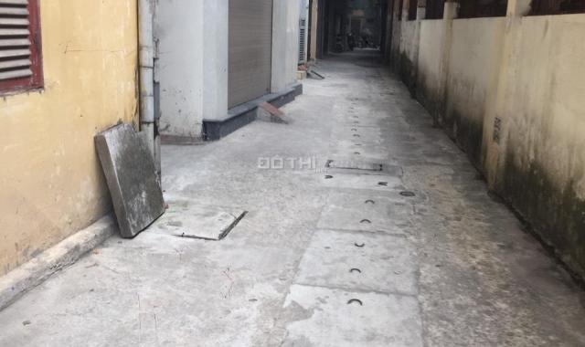 Hiếm, nhà C4 Hoàng Văn Thái, ngõ thông 3 - 3.5m, 30m2 sổ đỏ 3.6 tỷ