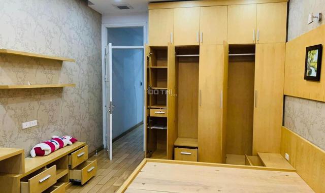 Bán gấp mặt phố Nguyễn Khuyến giá 8 tỷ, 35m2, nở hậu, KD đắc địa