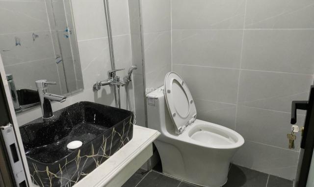 Hot bán nhà tập thể T1 khu Vĩnh Phúc, BĐ giá 2,1 tỷ, 30m2, lô góc, KD tốt