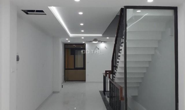 Bán nhà Sài Đồng, Long Biên đường ô tô tránh 52m2, 5 tầng có gara để ô tô