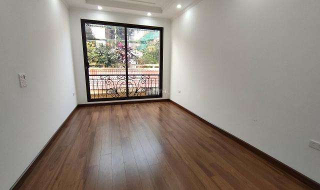 Bán nhà đầu ngõ Chùa Bộc, giá 6 tỷ, 36m2x5T, xây mới hiện đại, ở luôn, ngõ thông