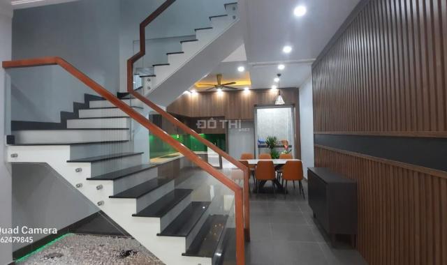 Bán nhà SHR hoàn công 1 trệt 2 lầu 4PN phường Tân Bình, TP Dĩ An, Bình Dương