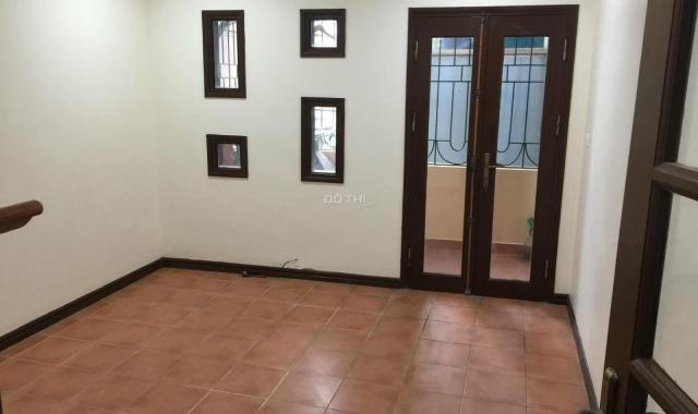 Gấp bán luôn nhà đầu ngõ Nghi Tàm, giá 4.8 tỷ, 35m2x4T, mặt ngõ, mới đẹp