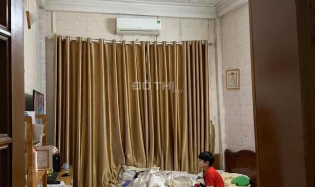 Gấp bán luôn nhà đầu ngõ Nghi Tàm, giá 4.8 tỷ, 35m2x4T, mặt ngõ, mới đẹp