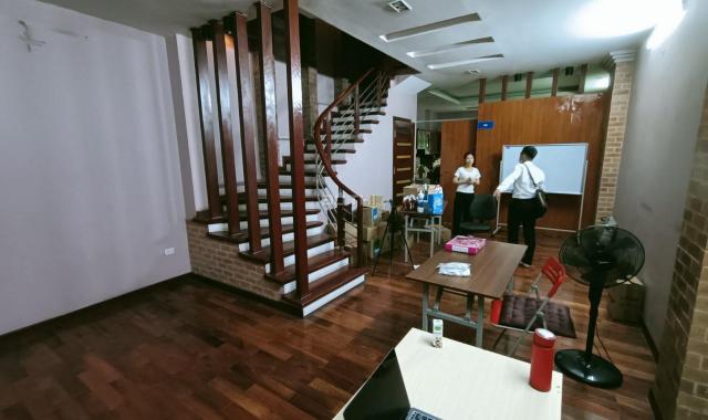 Cho thuê nhà Nguyễn Xiển, 70 m2 x 5 tầng, ngõ 2 ô tô tránh nhau, nhà đẹp