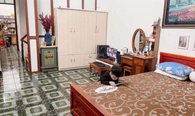 Gia đình chuyển công tác - cần bán căn nhà phố Thượng Thanh full nội thất chỉ hơn 3 tỷ