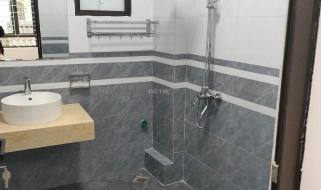 Cần bán nhà ngõ 612 Đê La Thành, giá 7,9 tỷ, 42m2x6T, ngõ gần, KD được