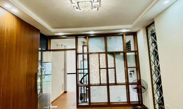 Cần bán nhà MP Đội Cấn, BĐ giá 16,7 tỷ, 50m2 x 4T, KD lớn, có vỉa hè