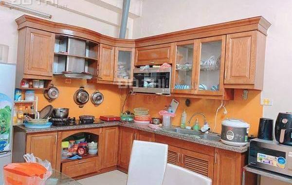 Bán gấp, nhà đẹp, 61m2 x 5 tầng, gần phố, Nguyễn Thái Học, Ba Đình