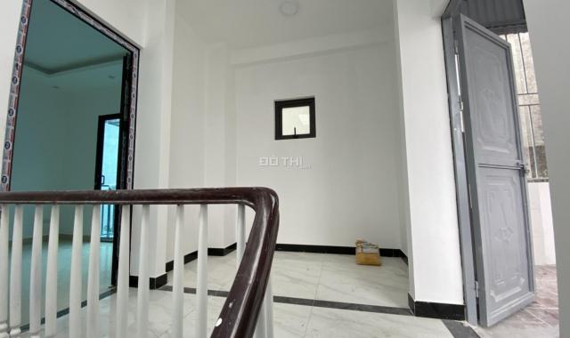 Cần bán nhà 5 tầng mới cực đẹp, view hồ Bền, khu TĐC X6 Thạch Bàn, ô tô đỗ, giá hơn 3 tỷ