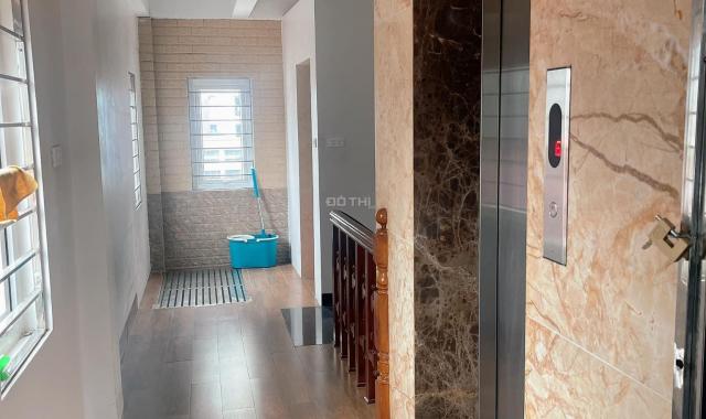 Bán nhà phố Nguyễn Hoàng, 6 tầng thang máy, đang KD tốt, giá 12.5 tỷ