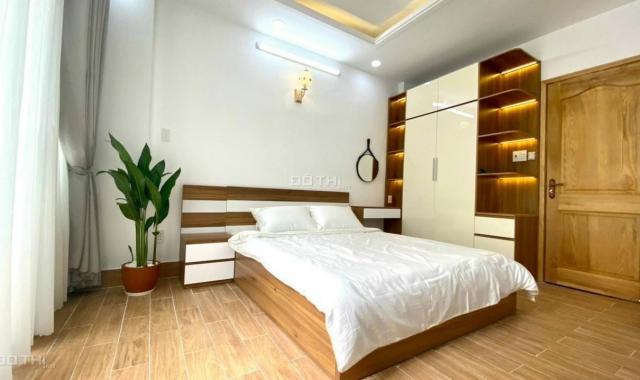 Nhà riêng quận Bình Tân, 1 trệt + 2 lầu + 4 phòng ngủ, phong cách thiết kế cổ điển