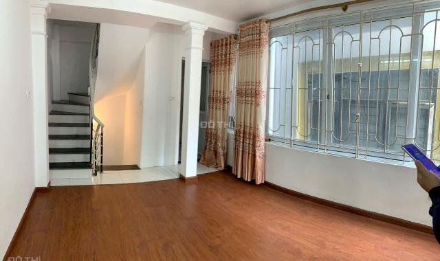 Nhà hiếm ngay Ngã Tư Sở đối diện Royal City - Nguyễn Trãi - 5 tầng, giá chỉ 2,55 tỷ tl. 0886883123