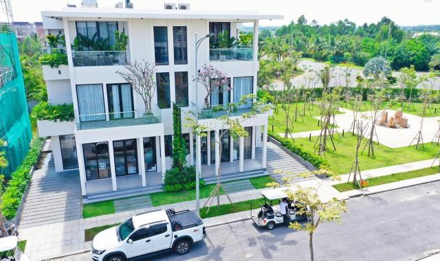 Bán nhà phố trong sân golf - Làng sinh thái Green Center tại Đức Hòa, Long An