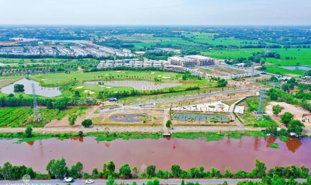 Bán nhà phố trong sân golf - Làng sinh thái Green Center tại Đức Hòa, Long An