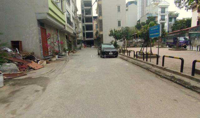 Bán đất Văn Phú cạnh siêu thị Metro Hà Đông, view sân chơi, 50m2, mt 5m, cực hiếm