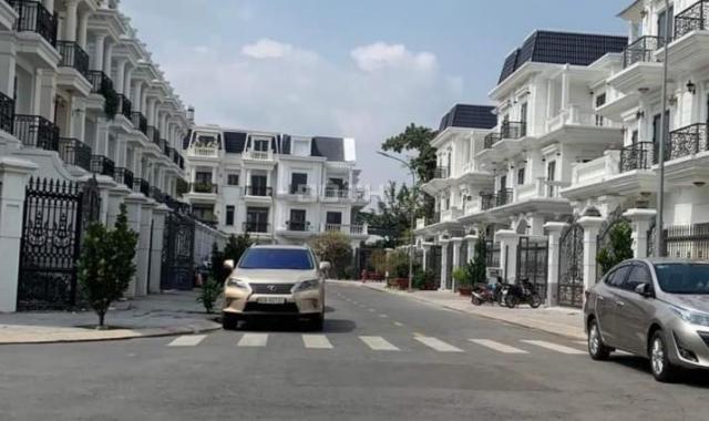 Bán nhà thô 2 mặt tiền đường xe hơi dt 154m2 tại kdc Tín Nghĩa trung tâm P. Quang Vinh