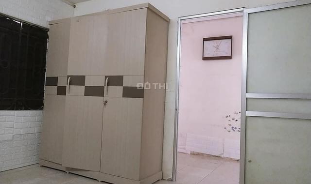 Bán nhà Cổ Nhuế, Bắc Từ Liêm 42m2, cấp 4, MT 4.8m, giá 2 tỷ 800 triệu. Đầu tư