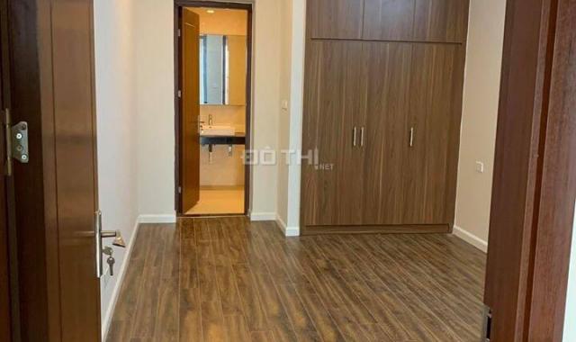 Gấp, bán nhanh nhà ngõ 9 Đặng Thai Mai, TH giá 9 tỷ, 88m2x3T, ô tô vào, có sân cổng