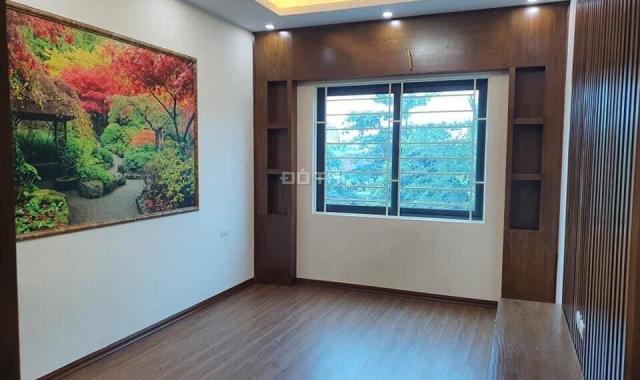 Gấp, bán nhanh nhà ngõ 9 Đặng Thai Mai, TH giá 9 tỷ, 88m2x3T, ô tô vào, có sân cổng