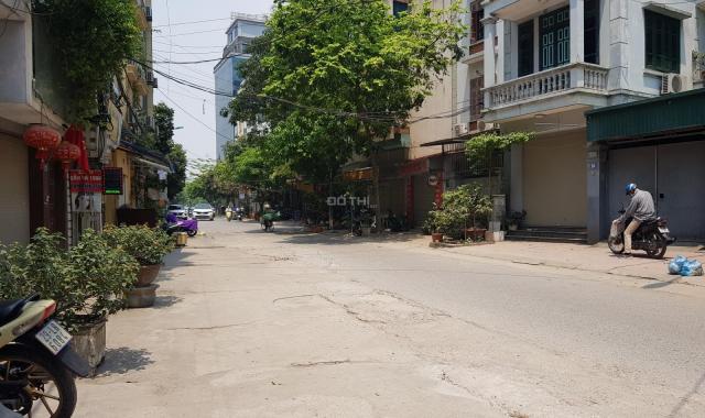 Bán gấp nhà Kim Giang cách 1 nhà ra phố, ô tô đỗ cổng, 2 thoáng