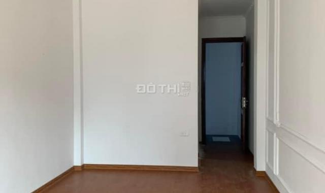 Cần bán nhà ngõ 354 Trường Chinh, giá 2,2 tỷ, 25m2x4T, ngõ thông, KD được