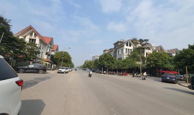 2.8 tỷ có ngay lô góc, 2 mặt thoáng, vỉa hè, trước nhà ô tô tránh, nhà riêng tại Long Biên, Hà Nộii