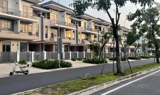 Bán nhanh biệt thự Nine South - View sông - Sinh lời 3000$/tháng - DT 272m2 - Giá 63 tỷ